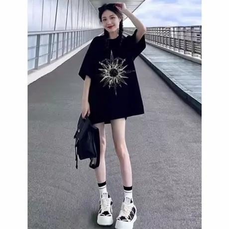 下衣失踪宽松大版短袖t恤女装2025新款爆款遮屁股洋气中长款上衣图片