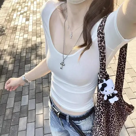 大领口U领露锁骨短袖T恤女夏季修身韩版短款正肩辣妹紧身收腰上衣图片