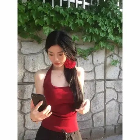 红色港风小吊带女夏季设计感小众外穿针织背心纯欲挂脖上衣高级感图片