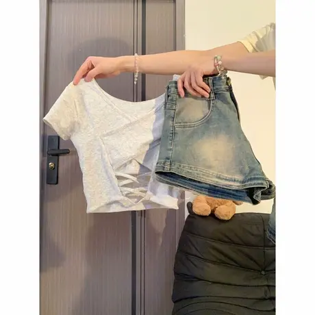 夏季甜辣妹穿搭短款高腰露脐带胸垫短袖T恤女正肩打底衫chic上衣图片