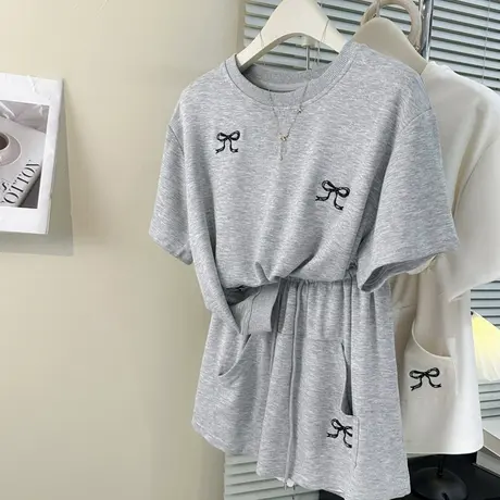 ins超火休闲运动套装夏季女2025新款韩版宽松短袖T恤半身裙两件套图片