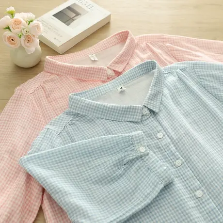 夏季韩版文艺小清新格子双层棉纱中袖白衬衫女宽松休闲五分袖上衣图片