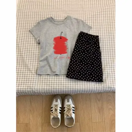 甜美韩系灰色正肩t恤女2025夏季新款减龄短袖修身显瘦短款上衣ins商品大图