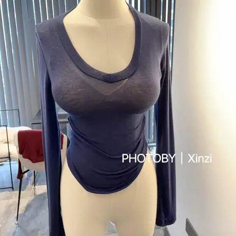 现货！韩国东大门秋新款微透V领收腰弧形不规则长袖体恤图片