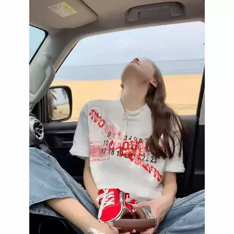 2025别致小众T恤女高级感超好看字母印花短袖休闲显瘦百搭上衣潮商品大图