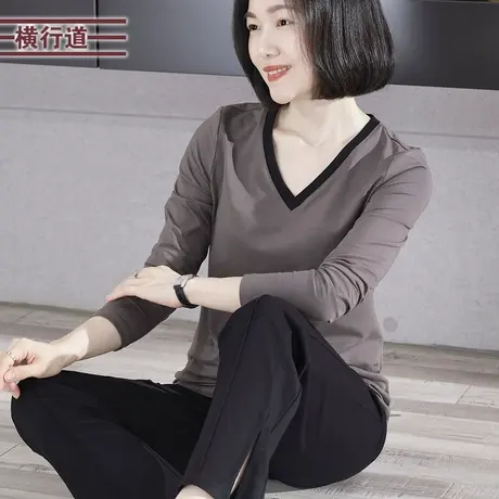 2025新款春装休闲舒适V领撞色长袖T恤女装打底衫大码简约上衣服图片