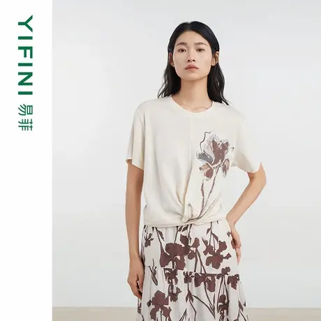 [专柜同款]Yifini/易菲下摆扭结立体感印花圆领宽松T恤女D04Z1405商品大图