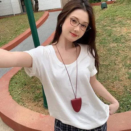 尔给2025夏季新款宽松舒适短袖T恤女休闲时尚U型领上衣女图片