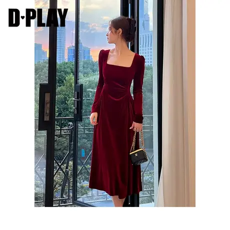 DPLAY2023法式复古酒红方领漫画腰丝绒连衣裙订婚服回门服敬酒服图片