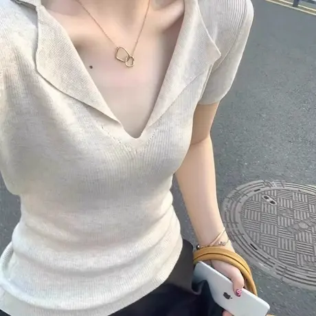 冰丝针织polo衫v领正肩短袖t恤女2025夏季设计感小众修身辣妹上衣图片