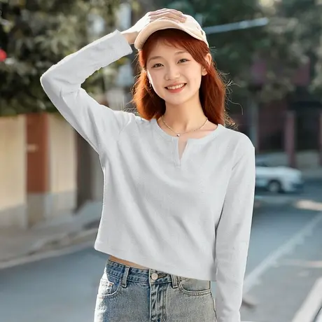 KWV真维斯正肩长袖t恤2025新款女秋季v领修身设计感短款内搭上衣商品大图