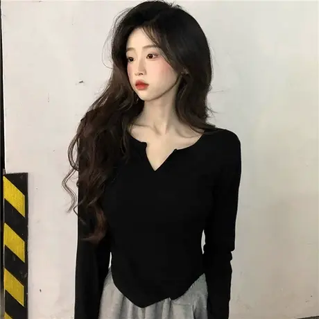 设计感V领长袖T恤秋季chic新款女装内搭白色打底衫显瘦纯欲小上衣图片