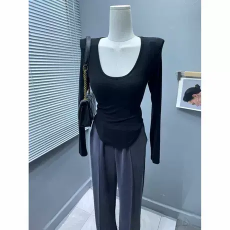 努推~王炸显胸!ins休闲圆弧下摆长袖T恤女U领修身显瘦打底衫上衣图片