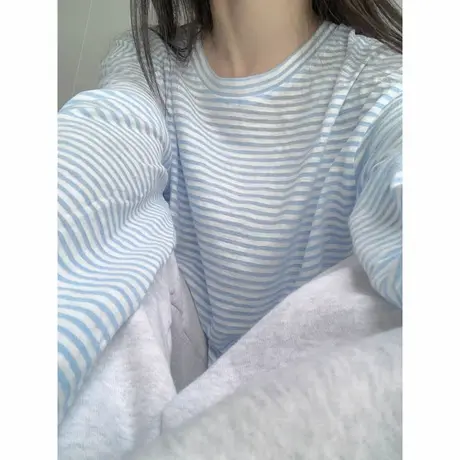 ins超火圆领套头长袖T恤女春秋装宽松韩版打底衫外穿内搭条纹上衣图片