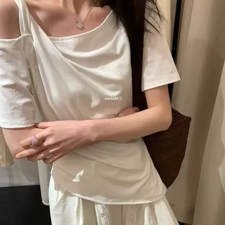韩系白色短袖T恤女夏扭结斜肩一字领多穿法设计感收腰纸片人上衣商品大图
