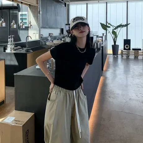 辣妹风黑色正肩短袖t恤女2025新款夏季收腰显瘦百搭简约短款上衣商品大图