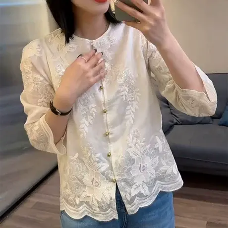 刺绣提花蕾丝圆领长袖衬衫女春季新款休闲显瘦气质减龄拼接上衣潮图片
