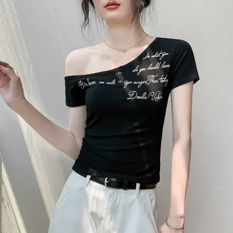 字母印花斜肩上衣女2025夏季新款修身短袖辣妹露肩流行气质t恤图片