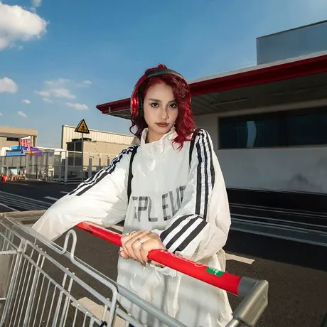 美式复古立领拉条外套女薄款2025年新款春秋宽松印花运动夹克上衣图片