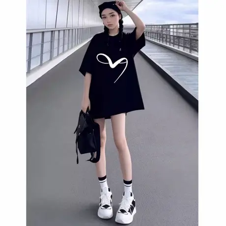 欧货黑色大版短袖t恤女2025新款爆款夏季宽松中长款下身失踪上衣图片
