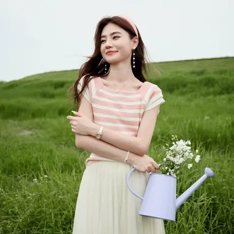 时尚气质针织衫2024年夏季新款女方领条纹通勤减龄甜美短袖T上衣商品大图