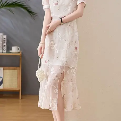 首尚格释2025夏季新品修身收腰显瘦减龄百搭绣花优雅气质时尚长裙商品大图