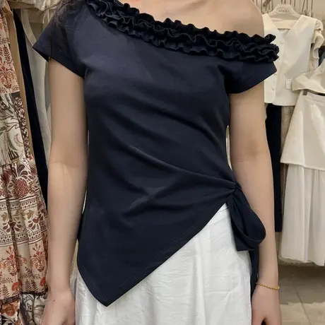 2025夏季新款韩版时尚设计感圆领花边斜肩短袖T恤女短款小众上衣图片