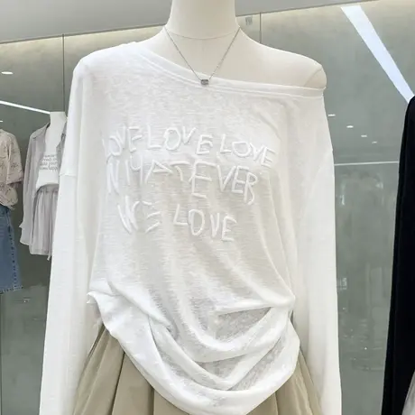 纯欲慵懒风字母发泡印花性感斜领长袖T恤女春夏薄款休闲防晒罩衫商品大图