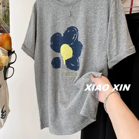 超好看~蓝色大花朵刺绣字母2色短袖T恤女 夏季新宽松休闲圆领上衣商品大图