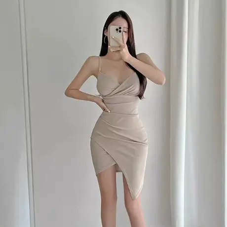 现货 韩国东大门性感V领吊带不规则吊带连衣裙女人味收腰显身材图片