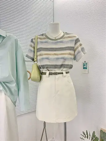 2024夏季新款设计感渲染渐变圆领短袖T恤女韩版小个子休闲上衣潮商品大图