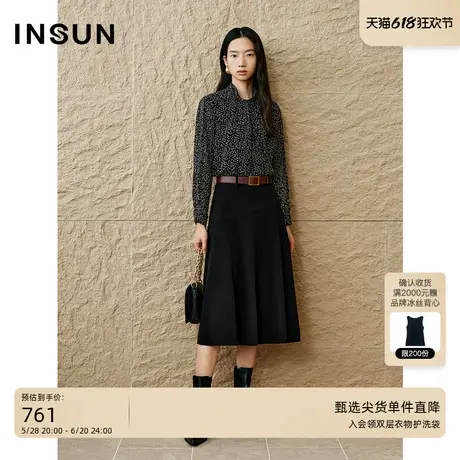 INSUN恩裳专选2025春季纽结领口设计印花上衣商品大图