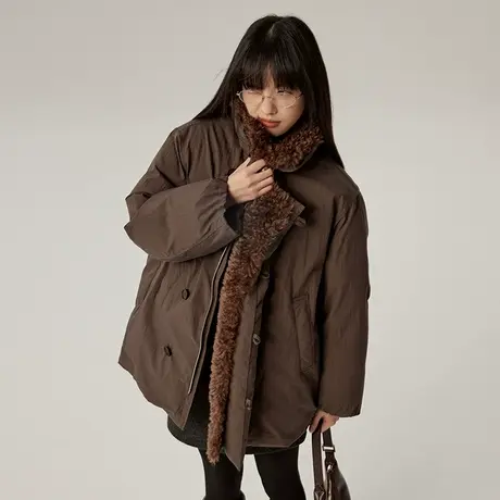 【1/6 20点新品9折】omont蛋挞家90白鸭绒羊羔毛拼接保暖厚羽绒服商品大图