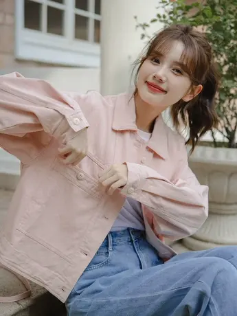 粉红色牛仔外套女宽松春秋减龄百搭设计感工装夹克小个子短款上衣图片
