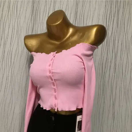 春装新款露肩设计抹胸一字肩波浪边单排扣T恤高腰修身显瘦针织衫图片