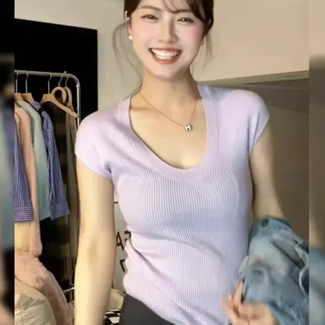 U领冰丝针织正肩短袖t恤女夏季设计感修身超好看独特漂亮的小上衣图片