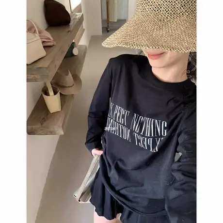 松弛感穿搭字母印花黑色长袖T恤女春夏薄款微透防晒罩衫打底上衣商品大图