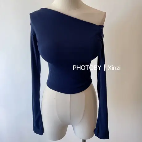 现货！韩国东大门秋新款斜肩紧身长袖显身材弹力性感纯色体恤图片