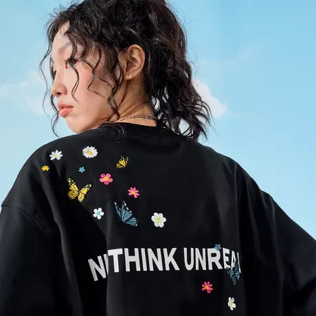 Nuthink国潮蝴蝶花卉刺绣短袖T恤美式半袖纯棉男女情侣2025夏新款图片