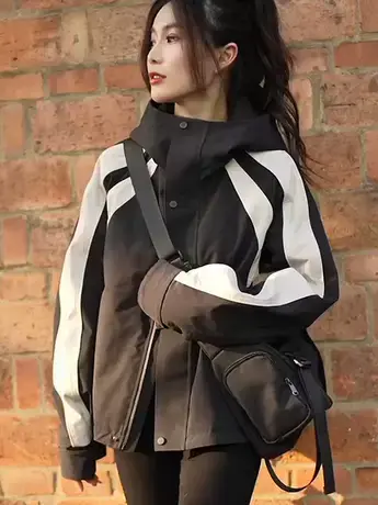 2023冲锋衣外套女秋季短款休闲撞色外套宽松连帽夹克开衫百搭上衣图片