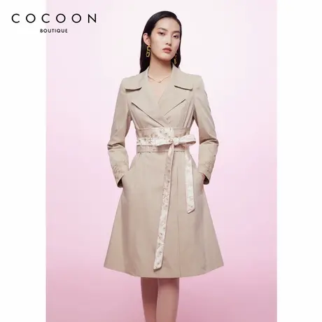 可可尼COCOON商场同款2024秋冬新款女复古卡其色蝴蝶结装饰风衣图片