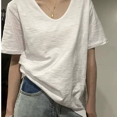 胖mm大码V领短袖T恤女夏季薄款宽松显瘦白色打底衫慵懒风上衣ins商品大图