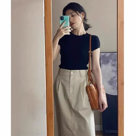 冰丝针织衫正肩短袖t恤女2025新款夏季修身显瘦短款高腰辣妹上衣图片