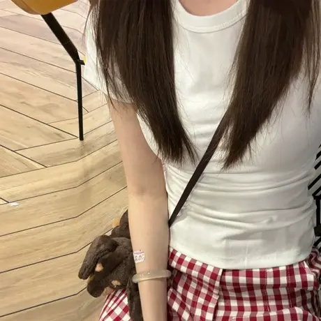 白色正肩短袖T恤女夏季修身韩版打底衫内搭外穿辣妹短款半袖上衣商品大图