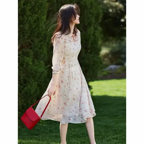 时尚气质连衣裙2024年新款女收腰显瘦碎花温柔雪纺长裙图片