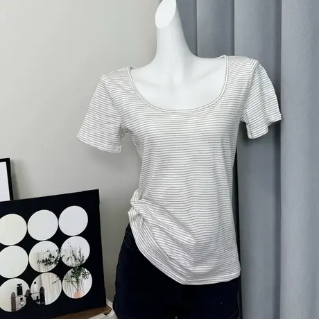 韩系高级感条纹大领口U领短袖T恤女夏季宽松韩版斜肩露肩半袖上衣图片