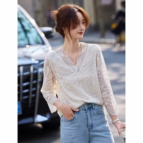 时尚气质衬衫2025年夏季新款女V领百搭优雅蕾丝重工刺绣温柔上衣商品大图