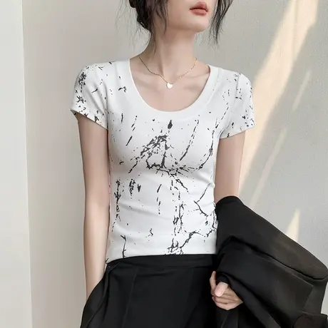 韩版圆领别致印花小众设计感短袖T恤女修身显瘦时尚别致外穿上衣图片