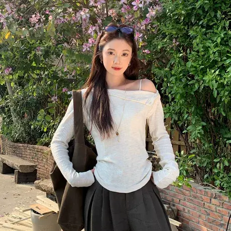 尔给尔给T恤修身洋气纯色显瘦女纯欲气质设计感两穿辣妹长袖上衣图片