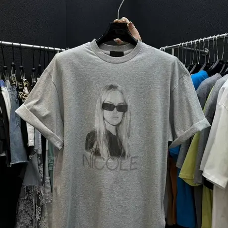 韩国东大门2025夏季新款休闲美式复古人像印花宽松垫肩短袖T恤女商品大图